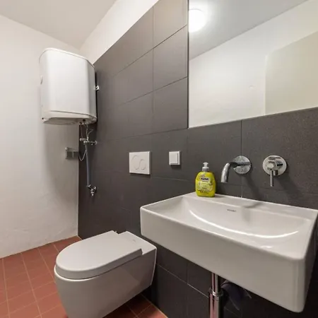 Alte Schmiede Am Schlosspark - Bis 17 Gaeste Apartman Rietz Neuendorf